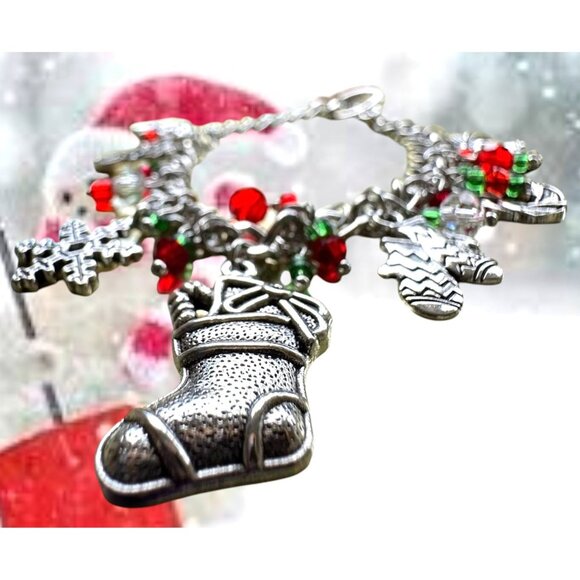 Christmas Charm Bracelet New Rudolph Stocking Wreath Snowflake Gift Pres… - Picture 4 of 11